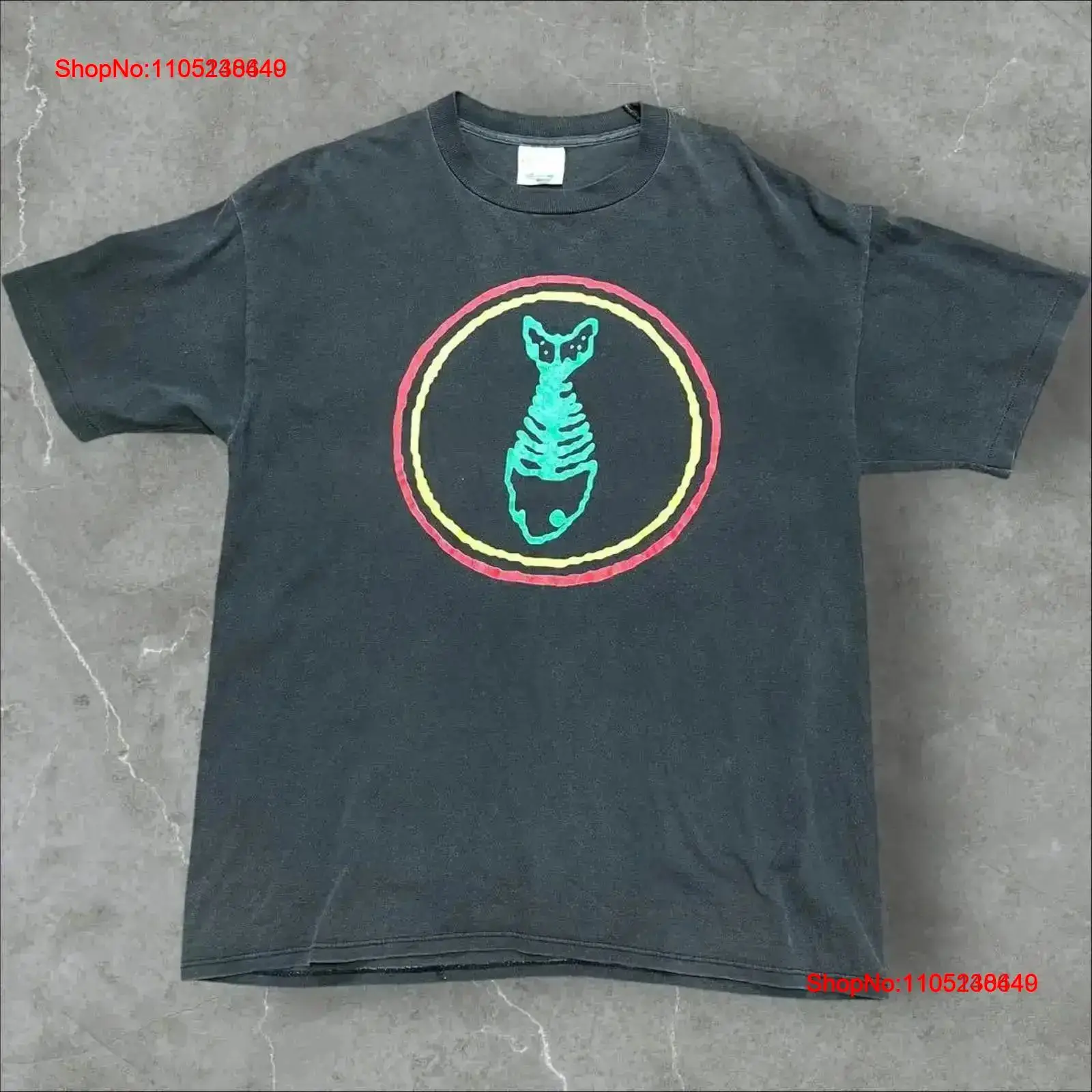 Band Tee Faded 90S - Camiseta de banda de espina de