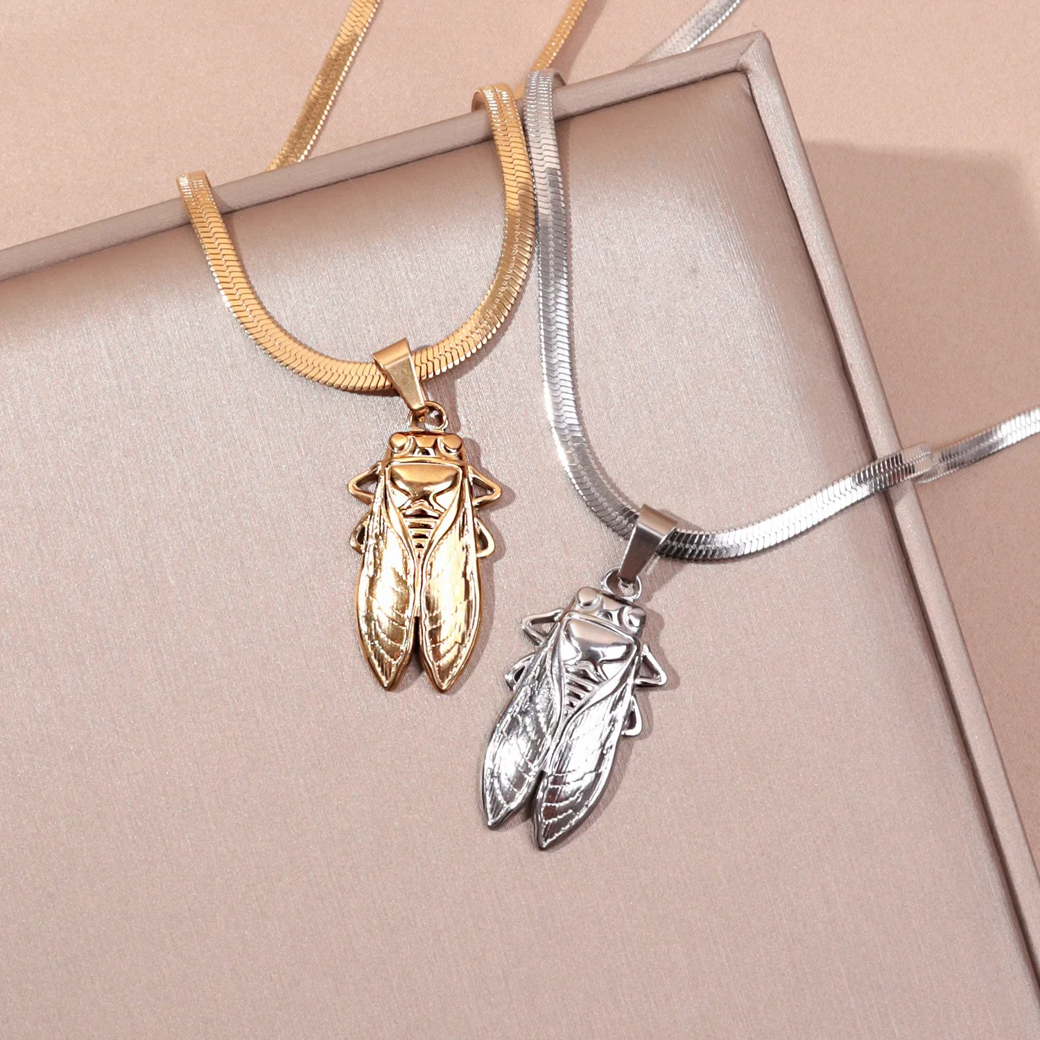 Vintage Fashion Bug - Gargantillas de acero inoxidable de tono