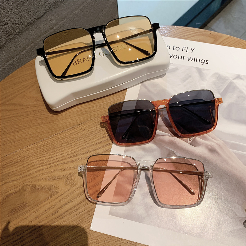 Gafas de sol Vintage con montu - Vintage Fashion Photographers reseña y precio