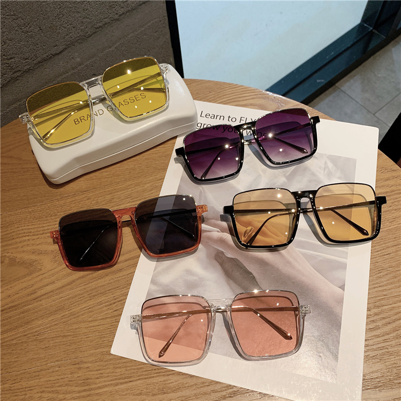 Gafas de sol Vintage con montu - Vintage Fashion Photographers reseña y precio